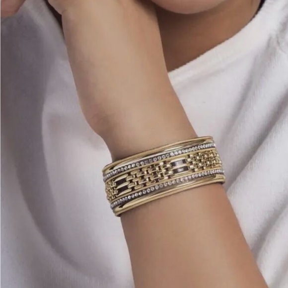 SAACHI CHAIN LINK CRYSTAL
BRACELET - GOLD - Picture 2 of 2